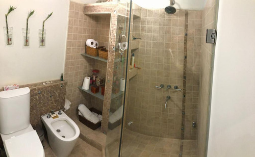 Venta - Casa 3dorm + Depto - Patio Y Pileta