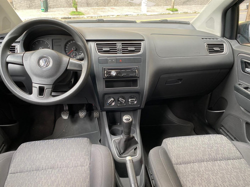 Imagem 6 de 10 de Volkswagen Fox 1.6 Mi Total Flex 8v 5p 2013 Completo
