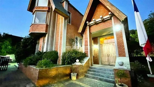 Imagen 2 de 18 de Casa En Venta De 5 Dorm Mas Servicios. En Concón