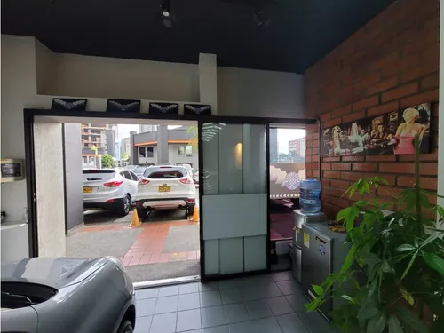 Local 075 Centro Automotriz