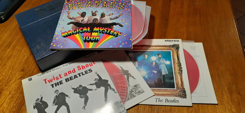 The Beatles E.p. Collection. Box Singles 7 Color Rojo Japon (Usado)