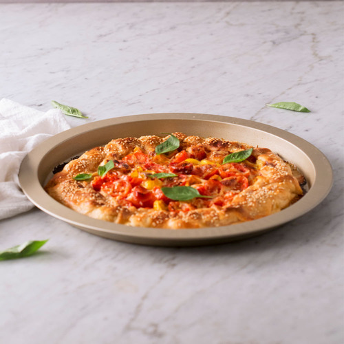 Imagen 2 de 10 de Molde Pizza 32cm Dorado Ilko