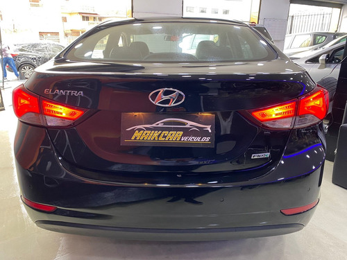Imagem 3 de 8 de Hyundai Elantra 2015 2.0 16v Gls Flex Aut. 4p
