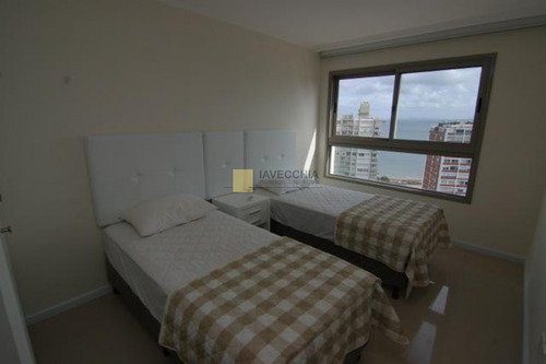 Imagen 8 de 9 de Venta De Apartamento De 3 Dormitorios En Playa Barava Con Vista Al Mar