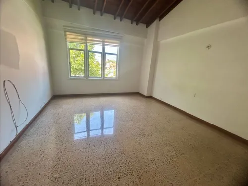 Sé Vende Apartamento Duplex En Laureles Excelente Para Reformar