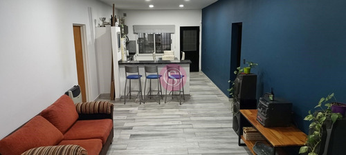 Casa En Venta En De Vicenzo Grande, Del Viso, Pilar