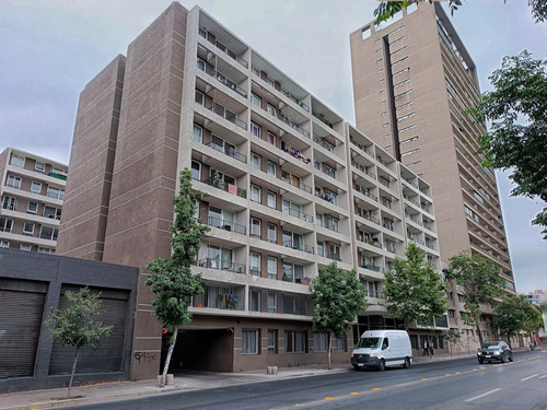 Edificio Av. Almte. Blanco Encalada (1 Est. 1 Bod.) Vista S