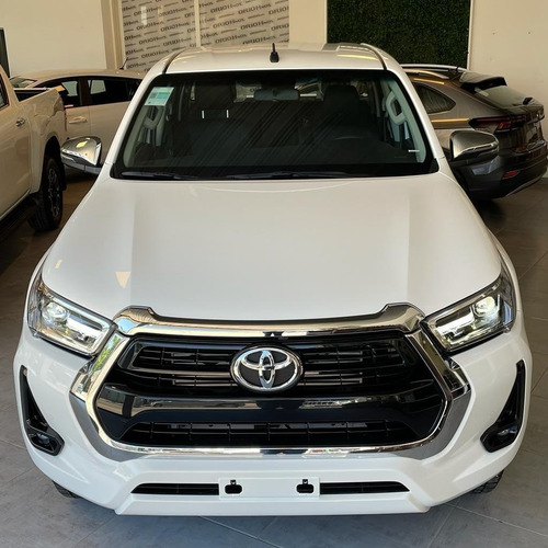 Imagen 4 de 17 de Toyota Hilux Doble Cabina 2.8 Tdi Manual Srv 4x2 0km My2022