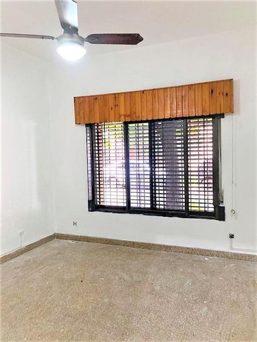 Imagen 13 de 14 de Casa En Alquiler 100 M2 Uso Profesional Y Comercial Con Cochera Y Patio Lanús Oeste