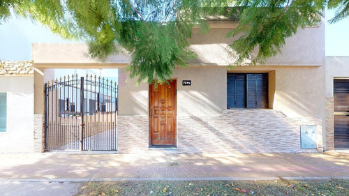 Imagen 1 de 28 de Casa En La Plata Calle 74 E/ 9 Y 10 - Dacal Bienes Raices