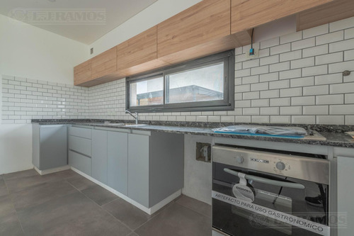Casa 4 Ambientes En El Canton Golf - Pg