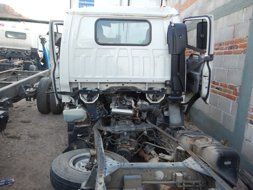 Isuzu Elf 100 2018 (por Partes)