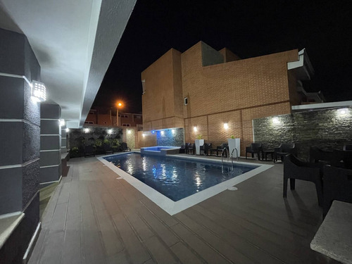 Frances Mijares Vende Townhouse En Terrazas Camoruco, Urb. Valles De Camoruco Cod 217265