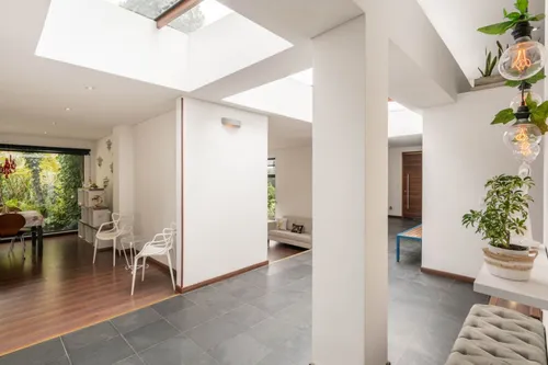 Casa En Arriendo/venta En El Tejar. Cod V13210