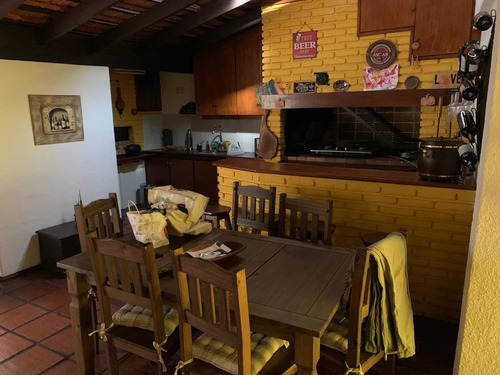 Casa Cuatro Dormitorios Tres Baños Uno En Suite