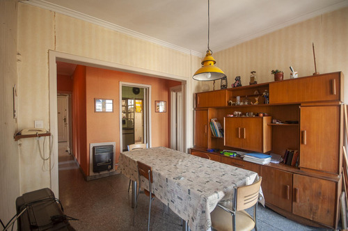 Departamento De 4 Ambientes En Edificio Histórico En Congreso