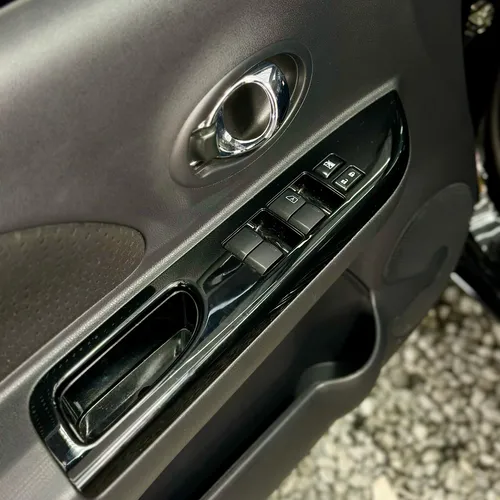 Nissan March 1.6 Advance