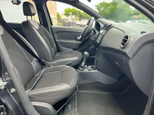 Renault Stepway 1.6 Intense Automática