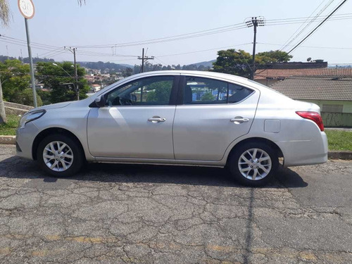 Nissan Versa 2018 1.6 16v Sv Aut. 4p