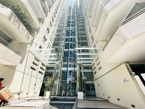 Vende Dueño: Vista Despejada, Las Condes A Pasos Metro L7.