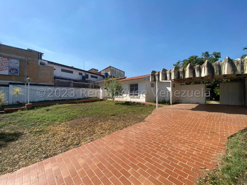 Excelente Casa Comercial En Alquiler Ubicada En Una De Las Principales Avenidas De La Ciudad Barquisimeto Jr