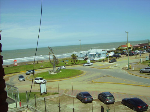 Imagen 11 de 11 de Duplex Con Parrilla Frente Al Mar. Av. Bunge Y El Mar. Coch