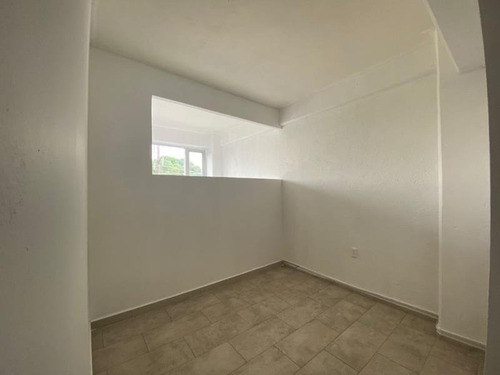 Imagen 3 de 4 de Oficina Comercial En Renta Jacarandas