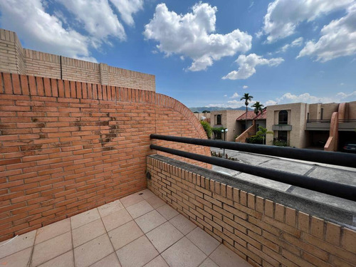 Imagen 25 de 29 de Townhouse En El Trigal, Fernando Rosell 0414-4115184 Remax