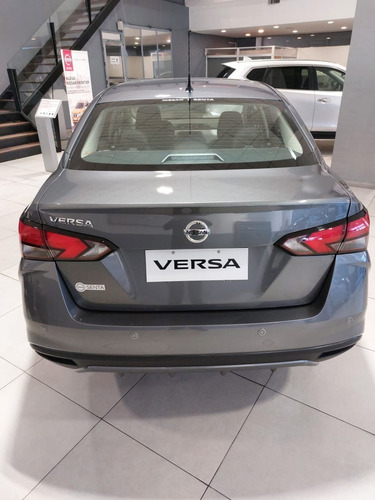 Imagen 3 de 11 de Nissan Versa Advance Cvt