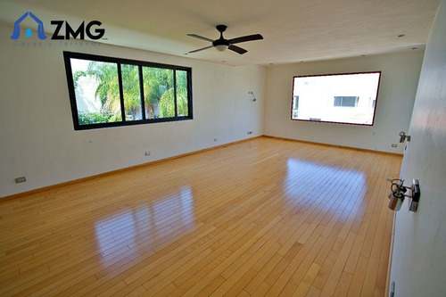 Residencia De Lujo En La Ceiba, Sobre Juan Palomar Y Arias