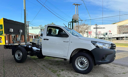 Toyota Hilux Cabina Simple 2.4 Tdi Chasis 4x2 0km My2025