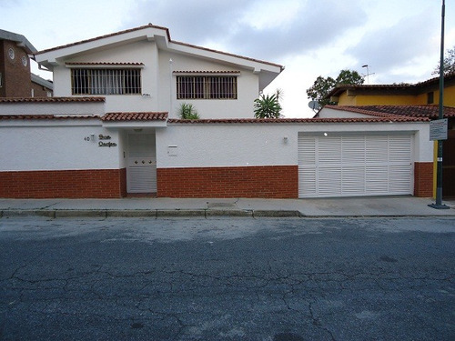 Vendo Casa 350m2 5h+s/5b+s/4p Los Samanes 6870