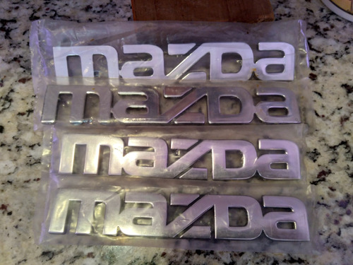 Emblema Mazda 