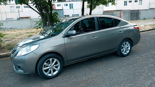 Nissan Versa 1.6 Exclusive At Sedán