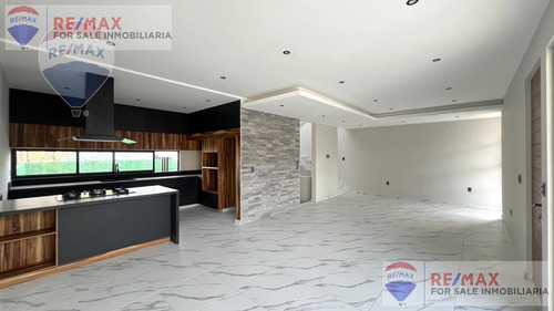 Venta De Casa Nueva En Lomas De Atzingo, Cuernavacaclave 4893