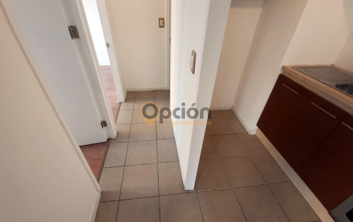 Venta Sin Com / Metro Hospitales / 2d-1b Estacionamiento