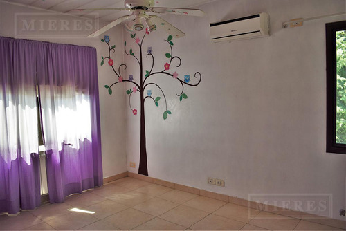 Casa En Venta En Santa María De Los Olivos