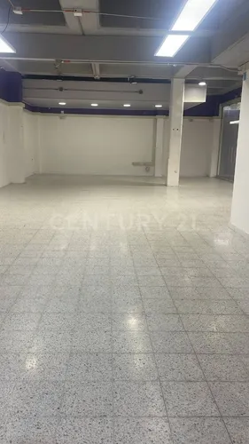 Local Comercial En Arriendo