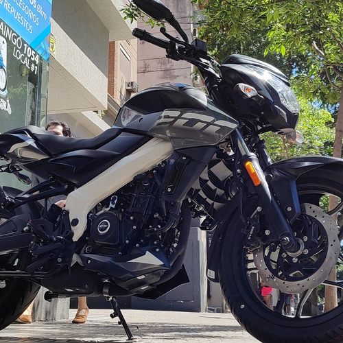 Bajaj Rouser Ns 200