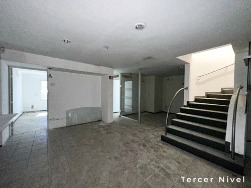 Renta De Edificio De Tres Pisos, En Avenida Prol Montejo, Para Adecuar