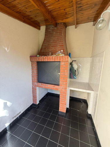Casa 4 Ambientes Venta En Colon 2875 (remedios De Escalada)
