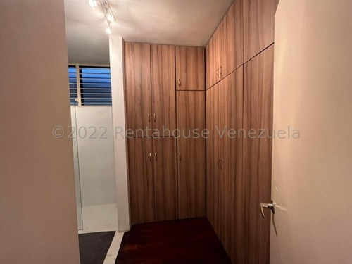 Imagen 3 de 9 de Bello Y Acogedor Apartamento Amoblado Ubicada En El Rosal Caracas 22-21707