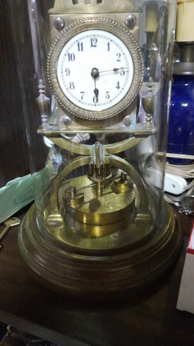 Vendo Reloj Antiguo De Bronce Con Cúpula De Vidrio 