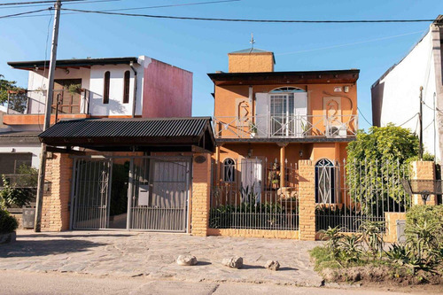 Casa En Venta - 3 Dormitorios 2 Baños - 280 Mts2 - La Nueva Hermosura, La Plata