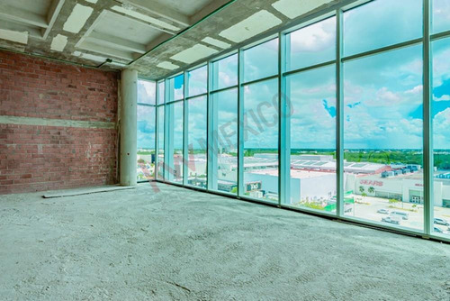 Oficna En Venta En Humana Workcenter, Playa Del Carmen.
