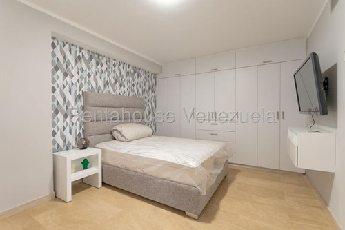 Agp Apartamento En Venta En Colinas De Valle Arriba, Moderno Con Bella Vista Y Áreas Sociales 25-23222 Ys