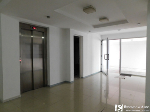 Imagen 4 de 21 de Apartamento En Edificio Con Piscina, Barbacoa Y Cochera Sobre Avenida Millán