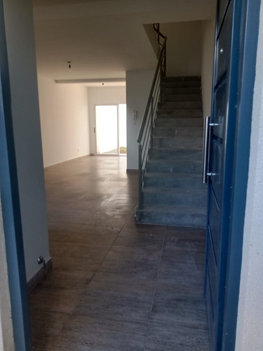 Triplex De 5 Ambientes A Estrenar Ubicado En El Barrio De Florida Oeste