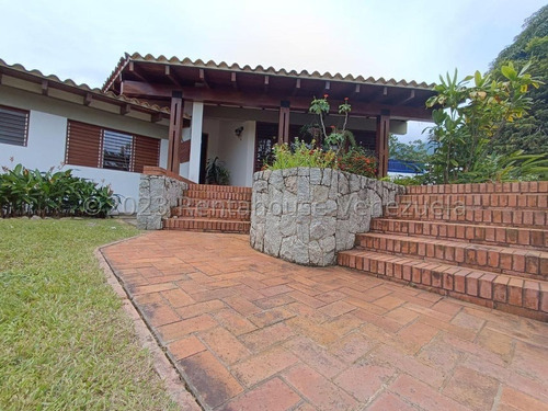 Casa En Venta En Urb. El Castaño, Maracay. 24-6595 Lln