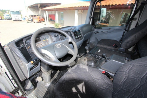 Imagem 11 de 19 de Mb Atego 2425 6x2 Leito